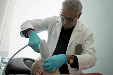 New York treating a patient for dry eye using Tixel i®.